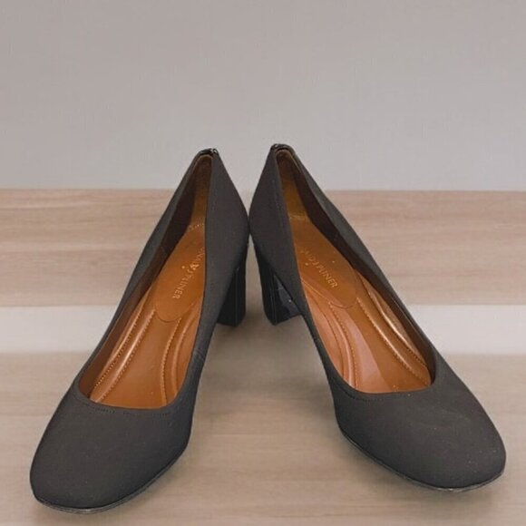 Donald Pliner Corin Black Crepe Block Heel Pumps Size 11 - Picture 1 of 11